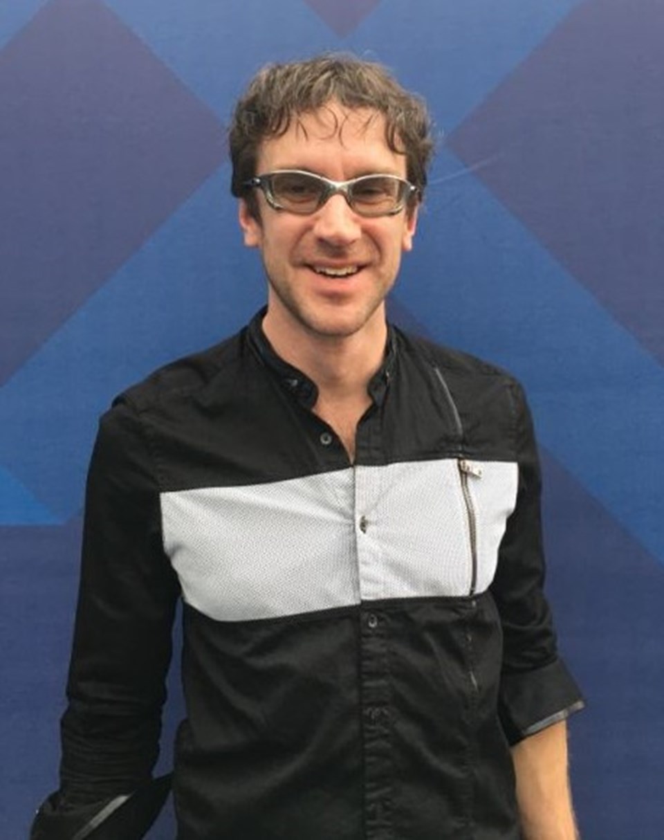 Pablos Holman 15 Mayıs 2017 Pazartesi günü açılış programının hemen ardından saat 13:30’da “Hacking the Future” oturumuyla tüm katılımcıların canlı olarak izleyeceği sürpriz bir şova imza atacak.