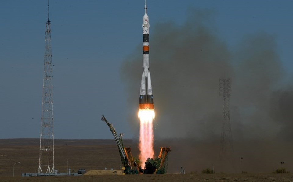 Kazakistan'ın Baykonur Uzay Üssü'nden fırlatıldıktan sonra arızalanan Soyuz roketi düştü.