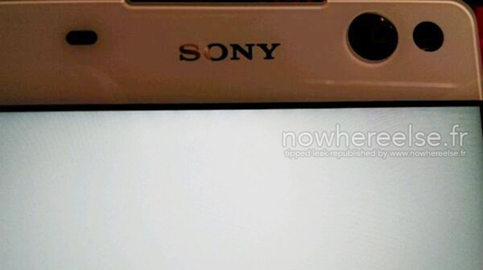 Adı henüz bilinmeyen yeni Sony modelinin bu yıl içinde tanıtılamsı ve raflardaki yerini alması bekleniyor.