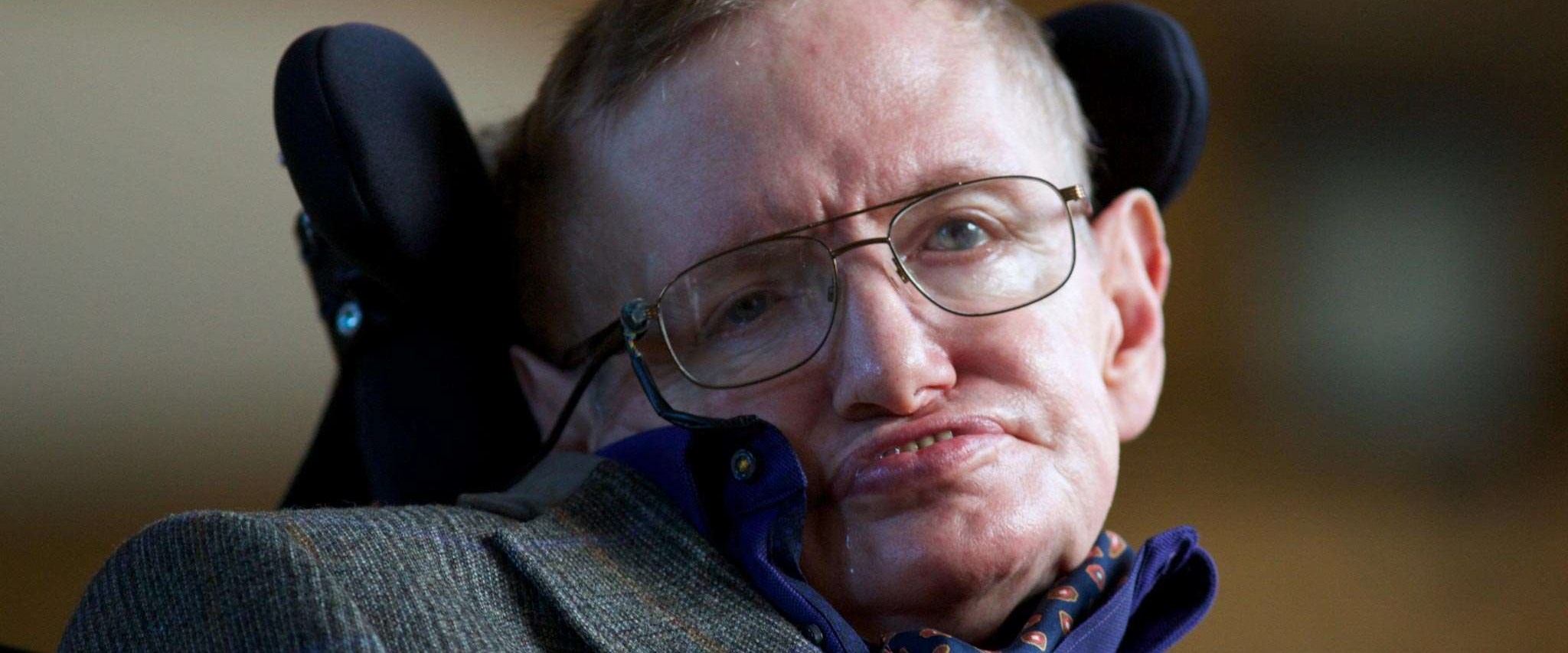 stephen-hawking-tarih-verdi-dunya-alev-topuna-donusecek,sW1tif7bcEmWfqVo7GLgoQ.jpg