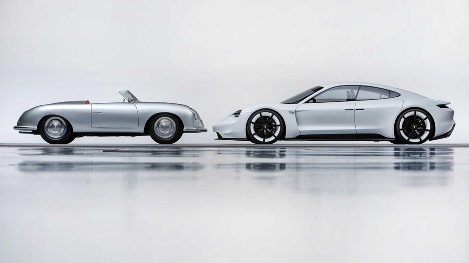 Porsche adını taşıyan ilk otomobil, 8 Haziran 1948’de üretildi. Bu, 356 “No. 1” Roadster’dı ve Porsche markasının doğuşunu simgeliyordu. Type 356, Ferry Porsche’nin spor otomobil rüyasını gerçeğe dönüştürdü.