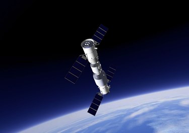 5- Büyük ebattaki bazı parçaların sağlam kalması ve hidrazin maddesi içermesi mümkün. Genel olarak, düşen parçaları görenlerin bunlara dokunmaması, en 20 metre uzakta durması ve ilgili yetkililere haber vermesi tavsiye edilir.<br /><br />