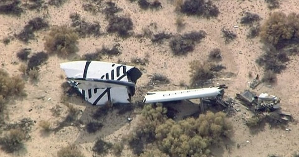Geçen sene Mojave Çölü'ne çakılan mekiği kullanan yardımcı pilot Michael Alsbury hayatını kaybetmiş, pilot Peter Siebold ise kazadan yaralı olarak kurtulmuştu.