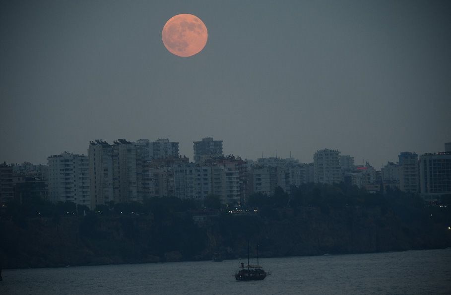 Kanlı Ay Tutulması, dolunay