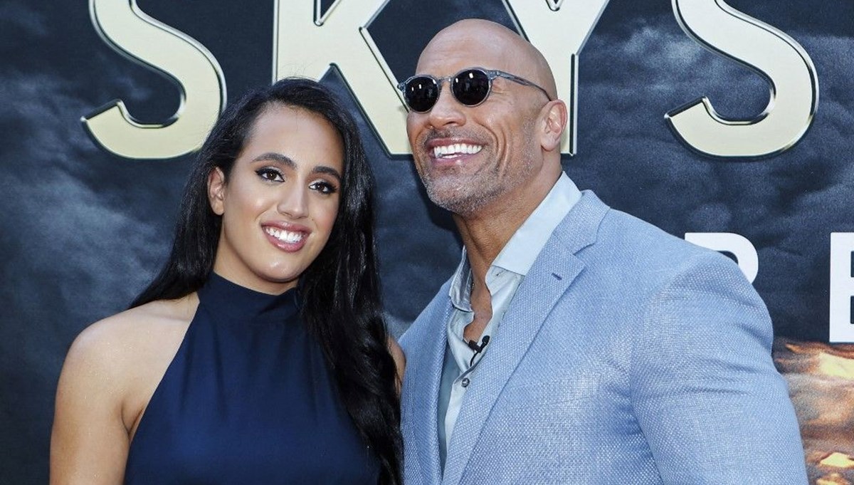 Dwayne Johnson'ın kızı da profesyonel güreşe adım atıyor