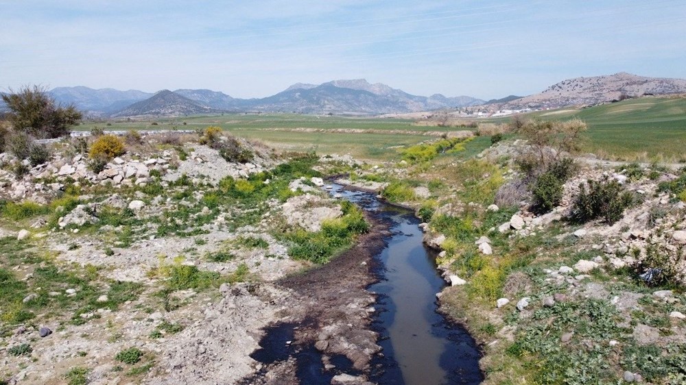 Siyah akan dere dehşet saçtı: Mahalle ayakta! 73 tf1uVOcPLUCsj QueWjhIQ