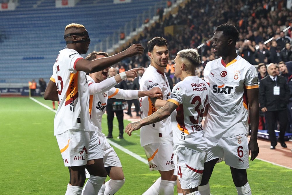 Galatasaray'ın 5 gollü gövde gösterisinin akabinde çarpıcı sözler: "Bu adam canavar | Yaptığı şey olağan değil" 79 tgRLoo0U7U ybScYNArayA