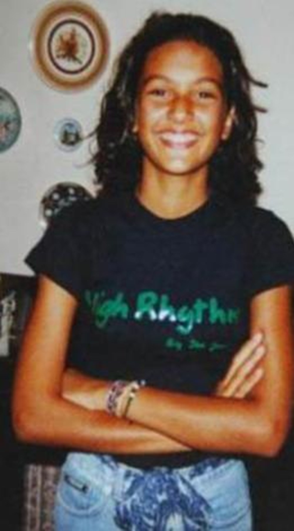 Su Burcu Yazgı Coşkun'dan nostaljik kare (Ünlülerin çocukluk ve gençlik halleri) - 677