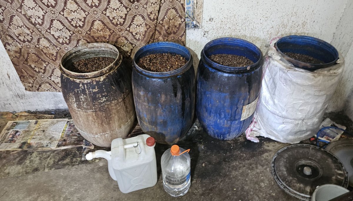 Adana'da 750 litre sahte içki ele geçirildi