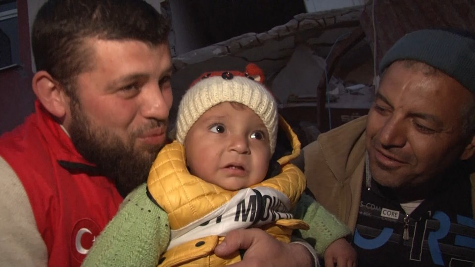 5 kişilik aileden sadece o enkazdan çıkabildi: 8 aylık Ömer'in mucize kurtuluşu - 1