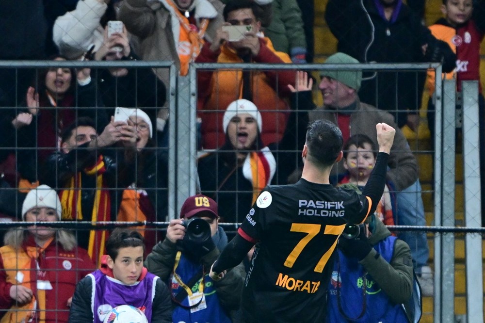 Adana Demirspor, Galatasaray maçında sahadan çekildi: Mücadele tatil edildi! - 15