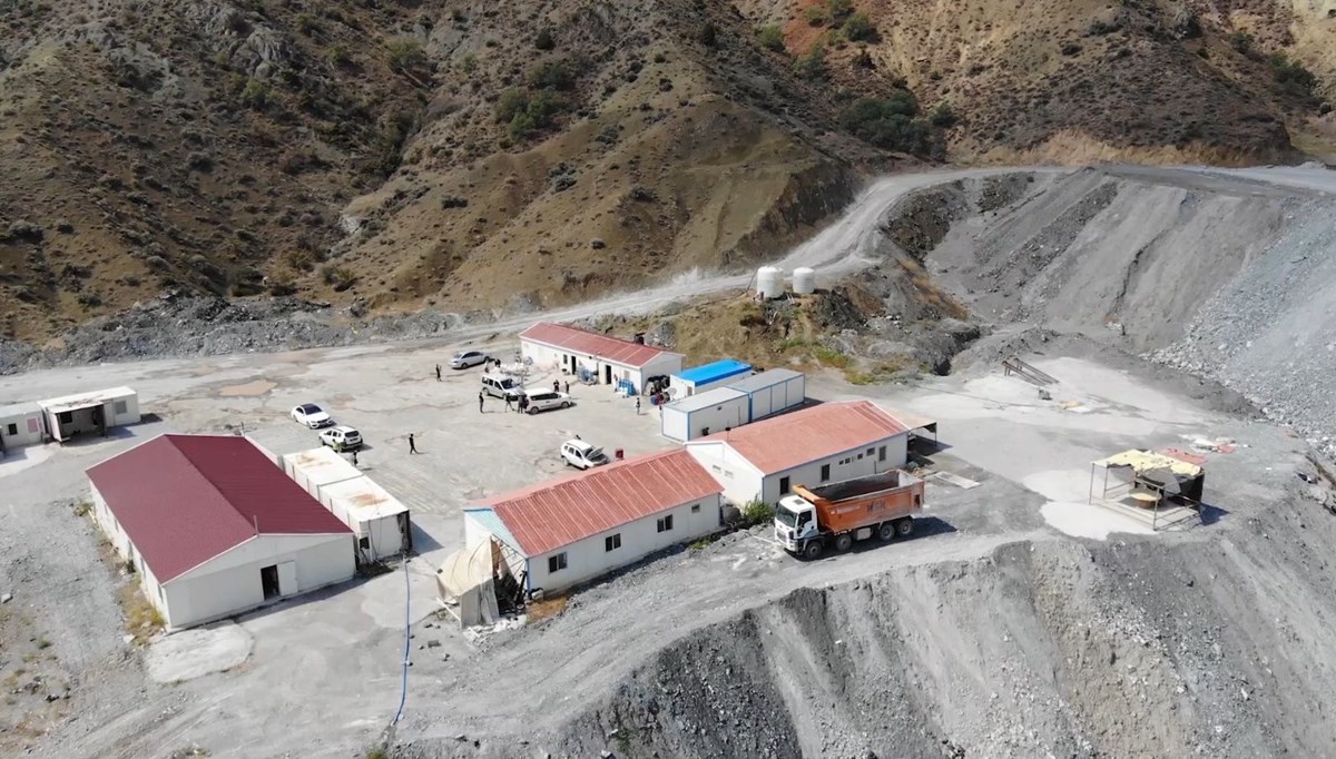 İş makinesi ile duvar arasına sıkıştı, feci şekilde can verdi