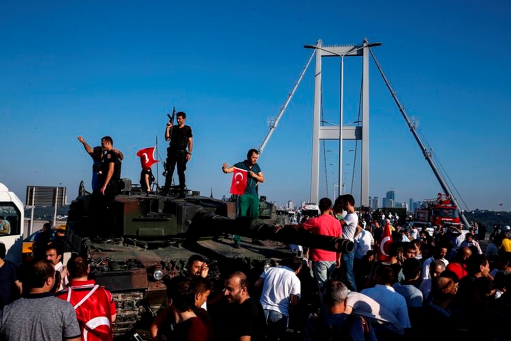 FETÖ'nün 15 Temmuz darbe girişiminin üzerinden 7 yıl geçti - 32