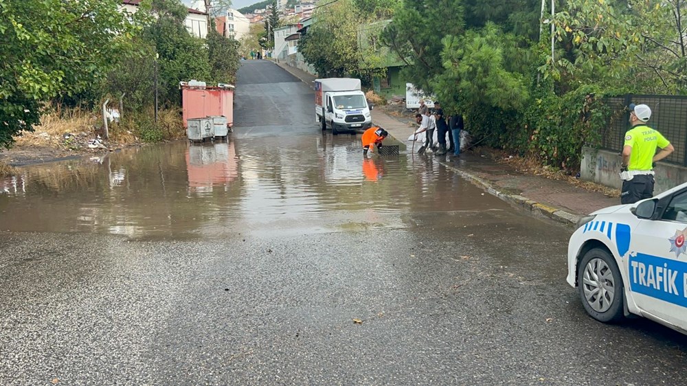 İstanbul'da kuvvetli sağanak: Maltepe'de cadde ve alt geçit göle döndü - 6