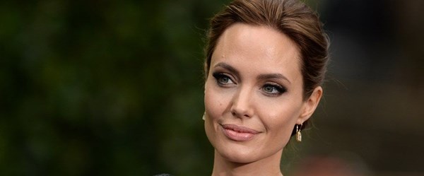 Angelina Jolie'ye kötü haber: Mastektomi kansere çare olmayabilir