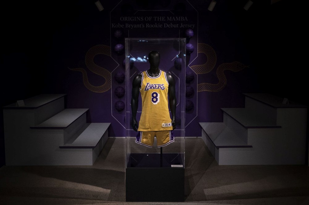 Michael Jordan ve Kobe Bryant’ın Çaylak Sezonu Forması Müzayedede: 20 Milyon Dolarlık Rekor Beklentisi! 75 tizUdZdZiE2bGIMKGms8LQ