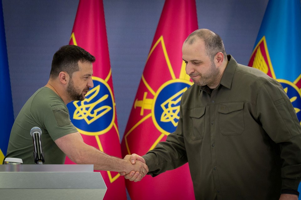 Ukrayna Savunma Bakanlığı'na yenileme: 6 bakan yardımcısı ve devlet sekreteri görevden alındı - 1
