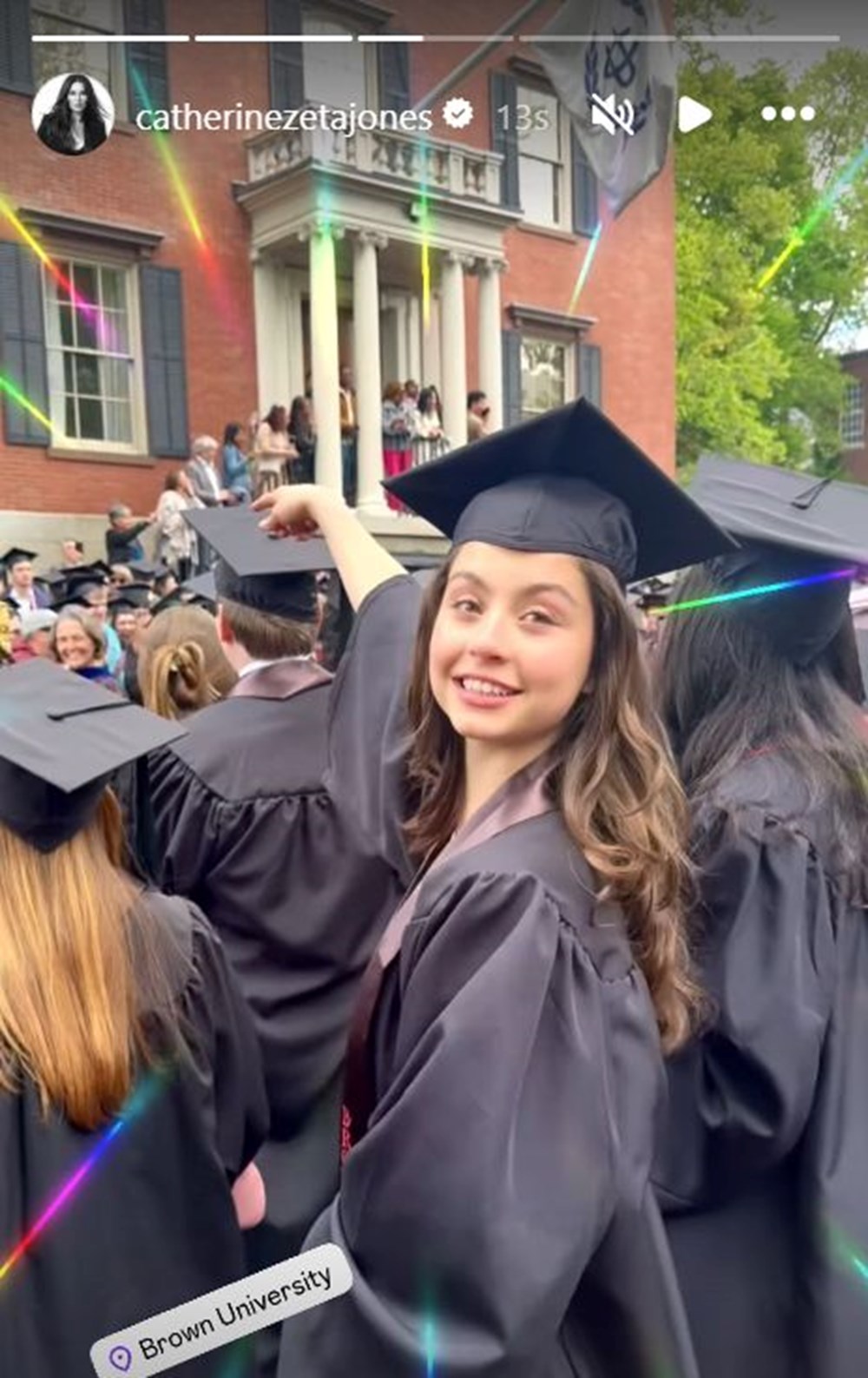 Catherine Zeta-Jones ile Michael Douglas'ın gurur günü: Tek sözle en uygunu 74 tjR g4zoY0CknZuCle8XNg