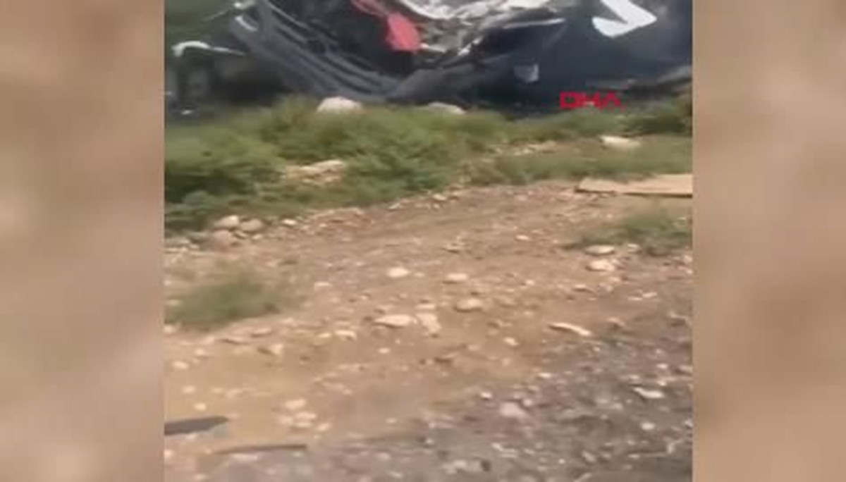 Akaryakıt yüklü tanker şarampole devrildi: 1 yaralı Akaryakıt yüklü tanker şarampole devrildi: 1 yaralı