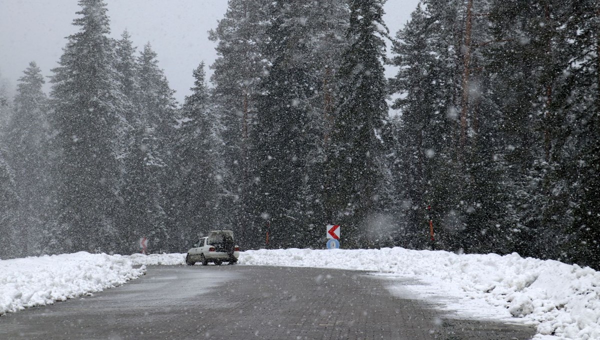 Ilgaz Dağı'nda kar etkili oluyor