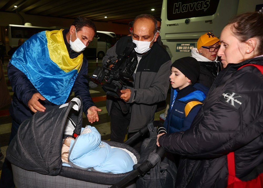 Savaştan kaçan Ukraynalı kadın ve çocuklar İzmir'e geldi - 12