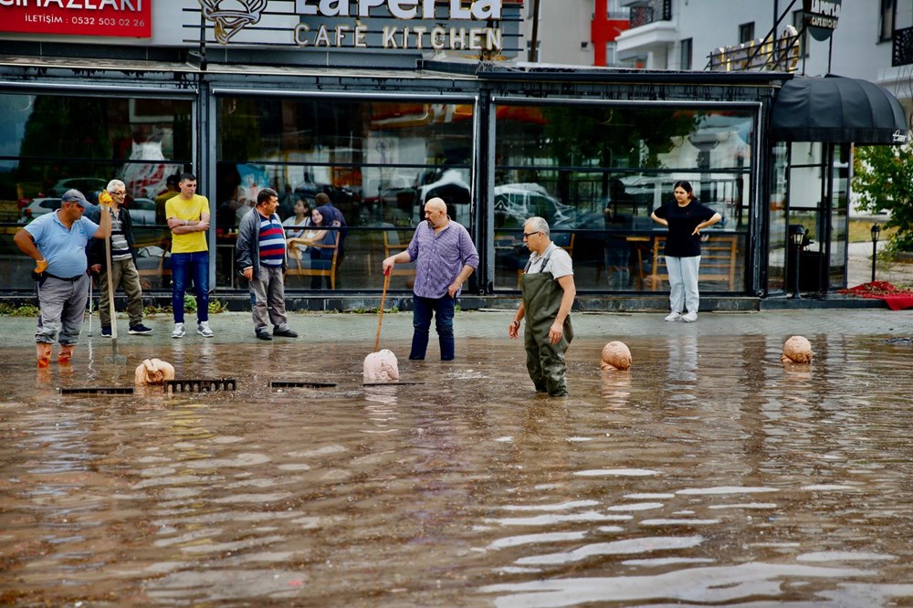 Eskişehir, Bilecik ve Bursa'yı sağanak vurdu: Bir kişi yaşamını yitirdi - 19