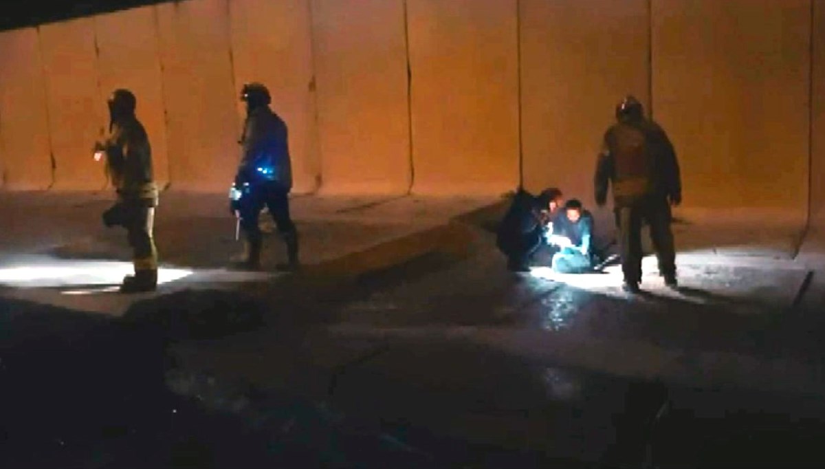 Esenyurt'ta 9 metre yükseklikten su kanalına düşen adamı itfaiye kurtardı
