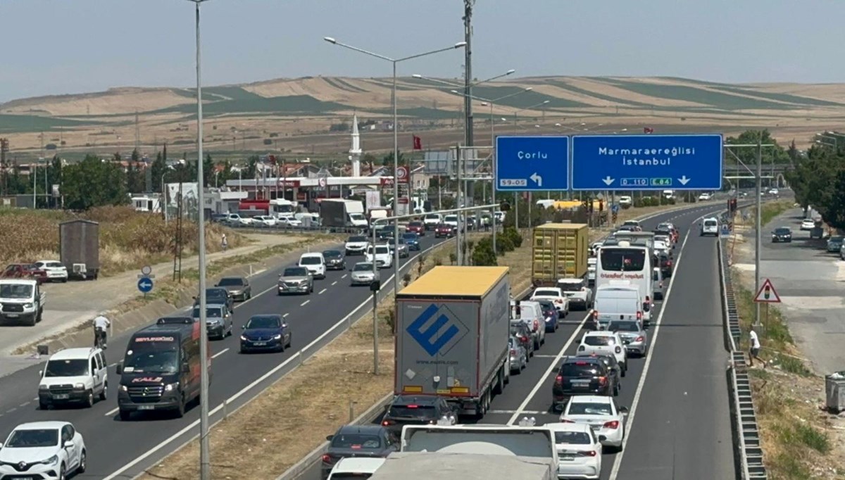 İstanbul'a dönüş çilesi devam ediyor! Tatil sonrası trafikte son durum