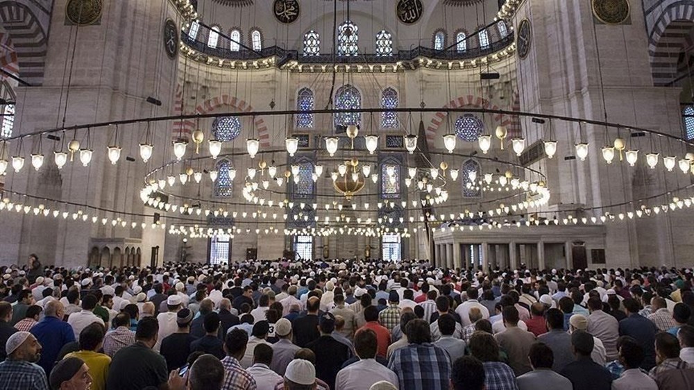 Adım adım bayram namazı kılınışı: Bayram namazı nasıl kılınır? Kurban Bayramı namazı kaç rekat? - 5