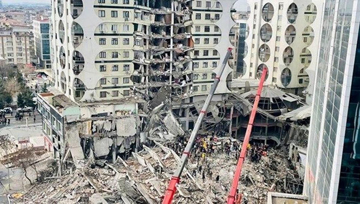 Depremde yıkılan Galeria Sitesi soruşturmasında 7 tahliye Depremde yıkılan Galeria Sitesi soruşturmasında 7 tahliye