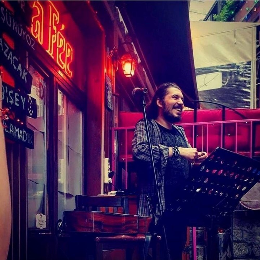 Güngörende müzisyenlerin tekme tokat tartışması: Nişanlısının kollarında can verdi - 9