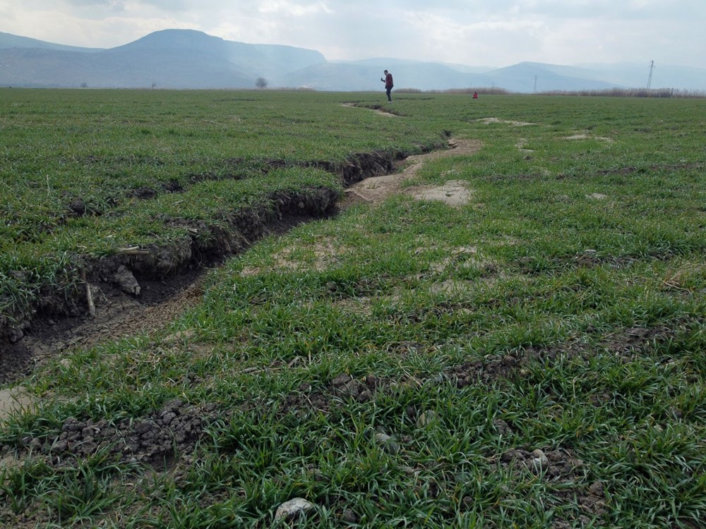 Fay hattının geçtiği köy enkaza döndü - 9