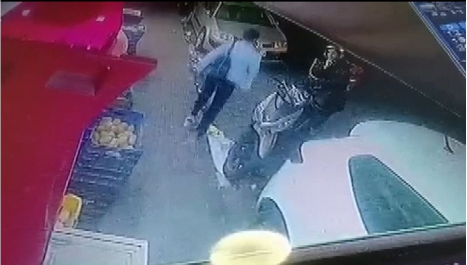 Bağcılar'da yere düşen paraları alan kadın kayıplara karıştı
