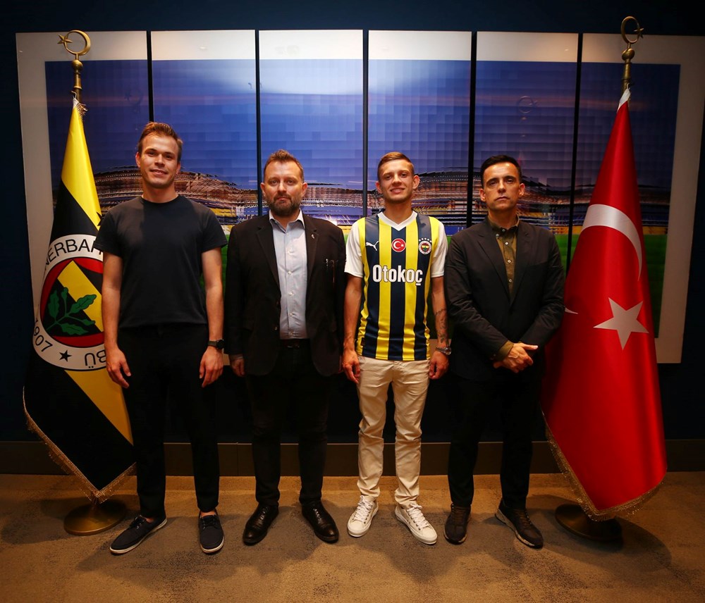 Fenerbahçe, Sebastian Szymanski transferini açıkladı - 4