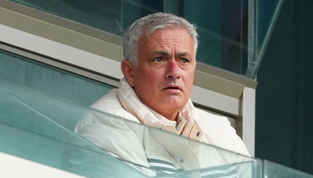 Jose Mourinho, Başakşehir - Bodrum FK maçını tribünden izledi