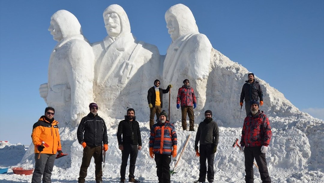 Sarıkamış destanı buzdan heykellerde (Hafta sonuna yetiştirmeye