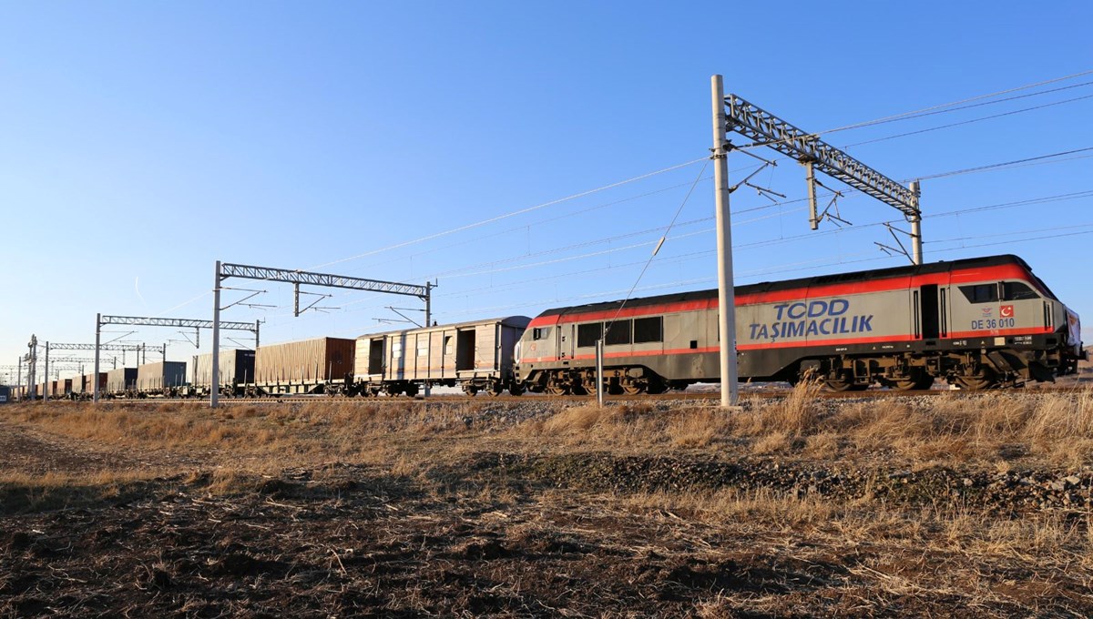Bakü-Tiflis-Kars Demiryolu hattı açıldı Bakü-Tiflis-Kars Demiryolu hattı açıldı