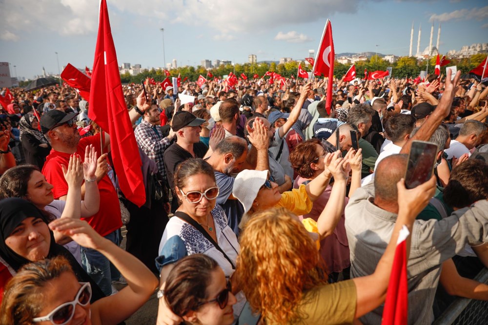 Aşı karşıtları miting yaptı: İşte kareler - 23