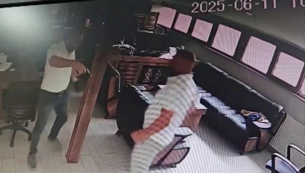 İstanbul'da iş insanı silahla vurularak öldürüldü