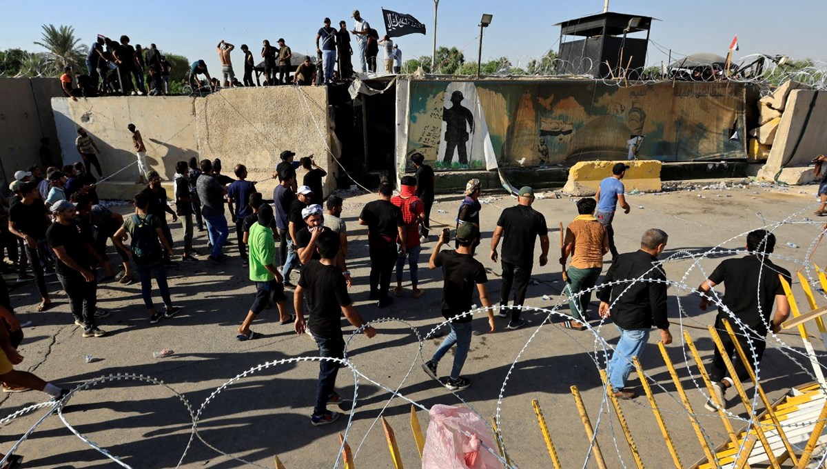 Irak'ta Sadr gerilimi (Ülke genelinde sokağa çıkma yasağı)