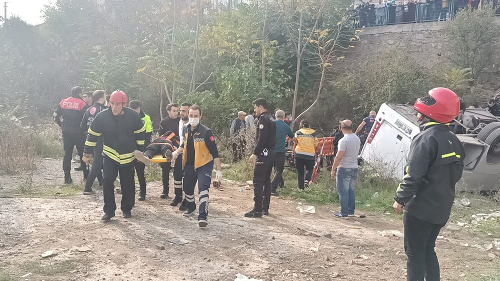 Kocaeli'de öğrenci servisi dereye uçtu: 2 ölü, 20 yaralı - 3