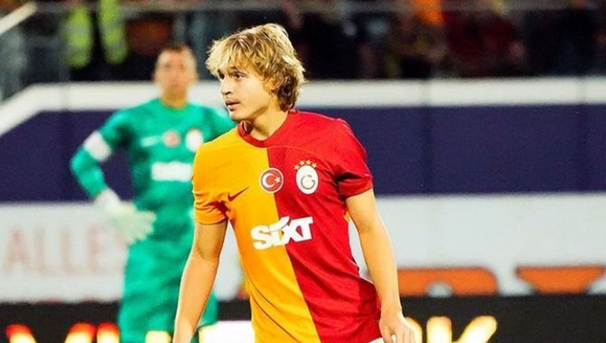 UEFA Gençlik Ligi'ne Hamza Akman damga vurdu (Hamza Akman kimdir?) UEFA Gençlik Ligi'ne Hamza Akman damga vurdu (Hamza Akman kimdir?)