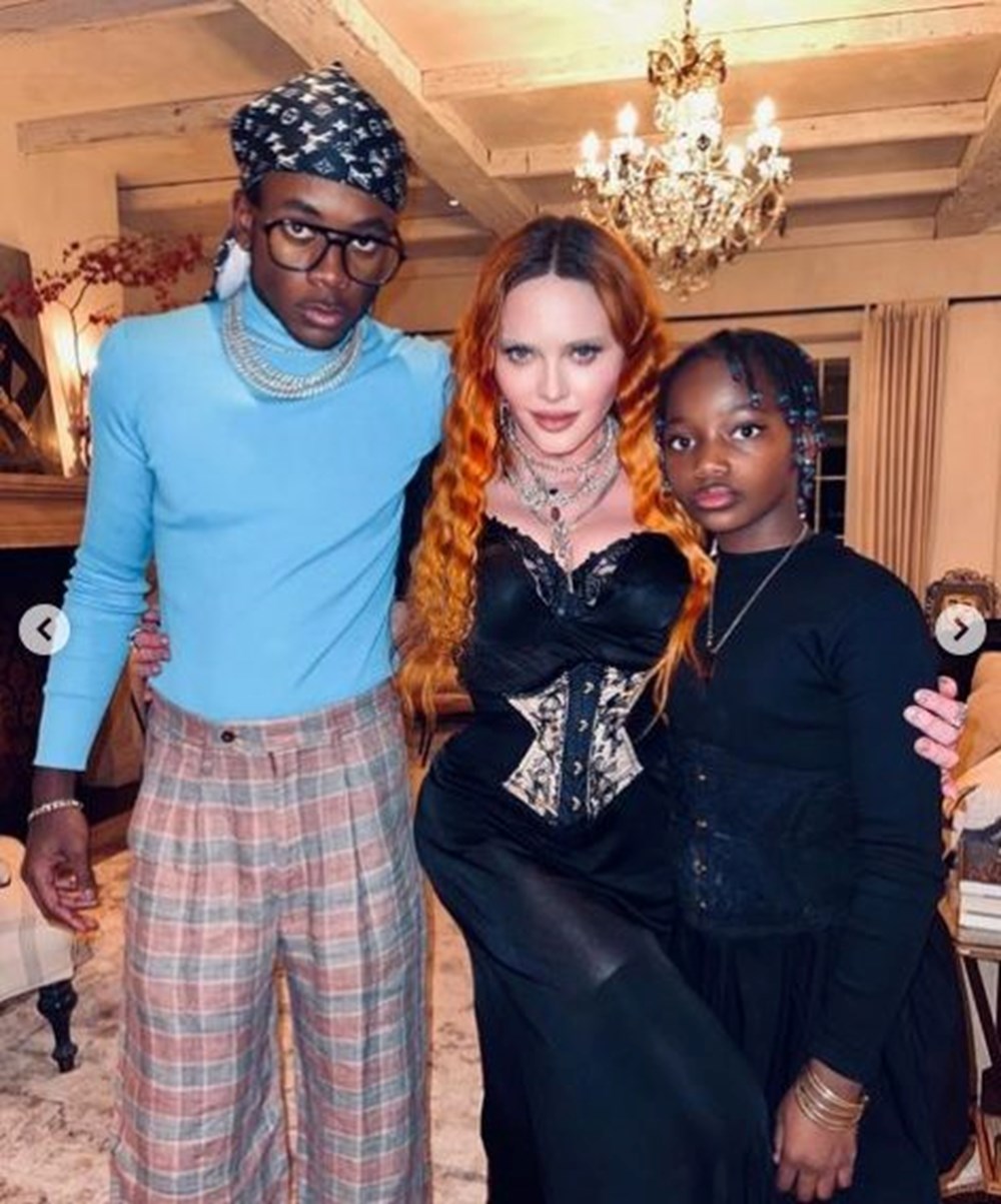 Madonna'nın aile fotoğrafına hayranlarından eleştiri - 3