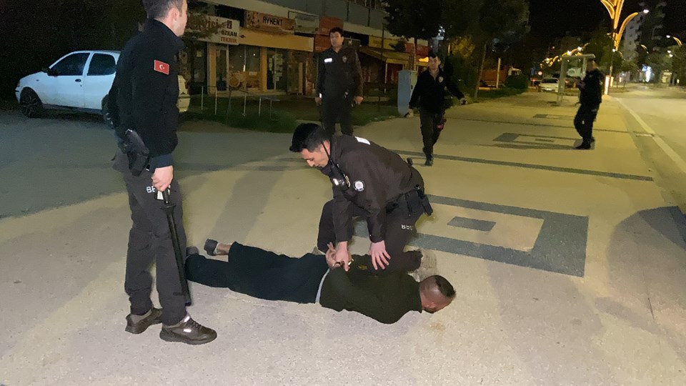 Aksaray'da filmleri aratmayan polis-hırsız kovalamacası - 1