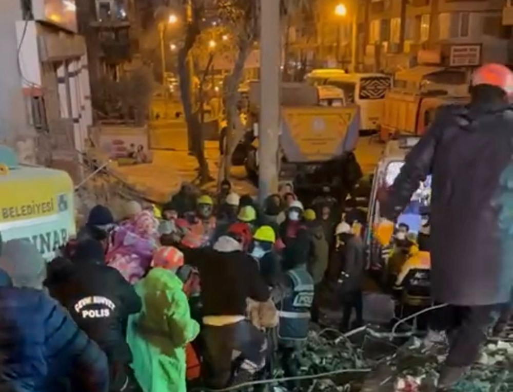 Deprem bölgesinden mucize kurtuluşlar - 90