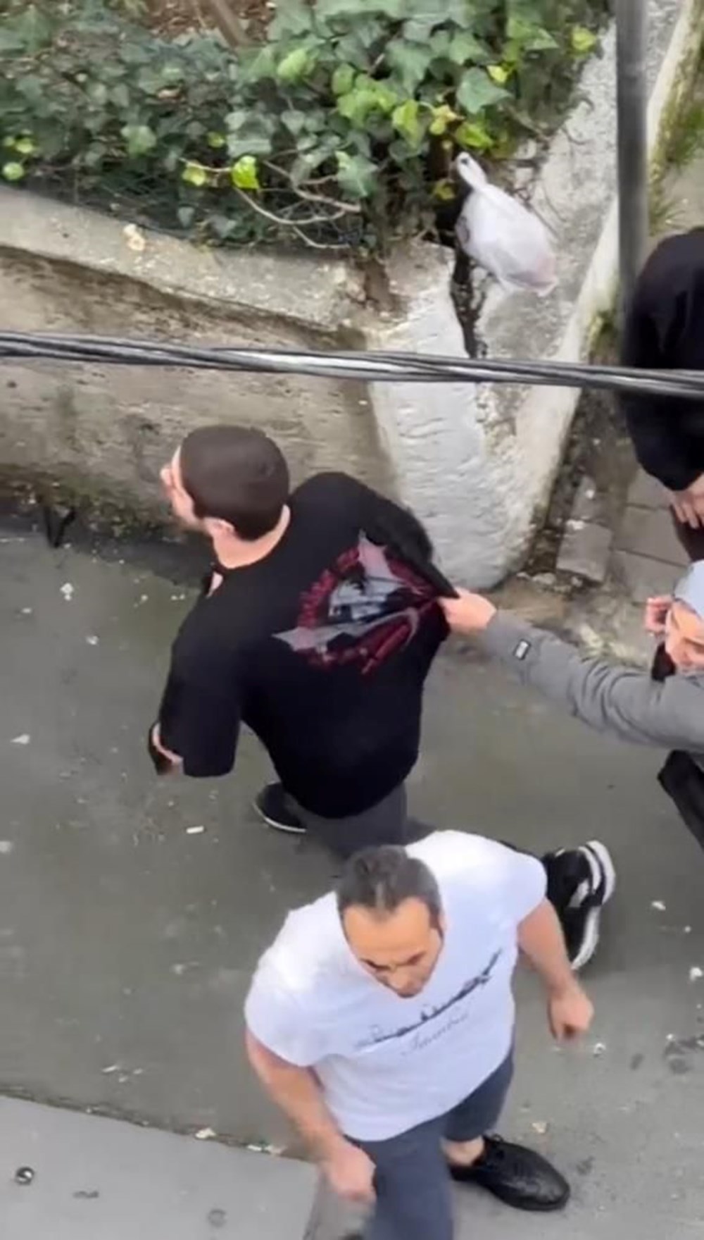 İstanbul’da “Bina kötü kokuyor” kavgası: 7 yaralı - 2