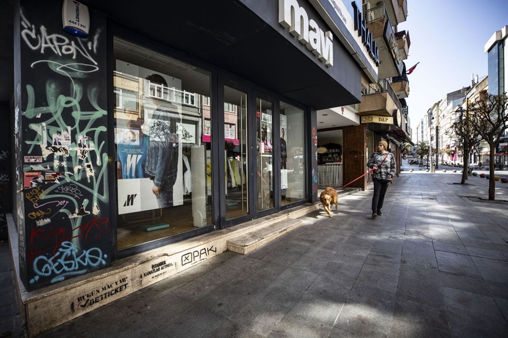 65 YAŞ ÜSTÜ SOKAĞA ÇIKIYOR... Yarın sokaklar 4 saatliğine onların