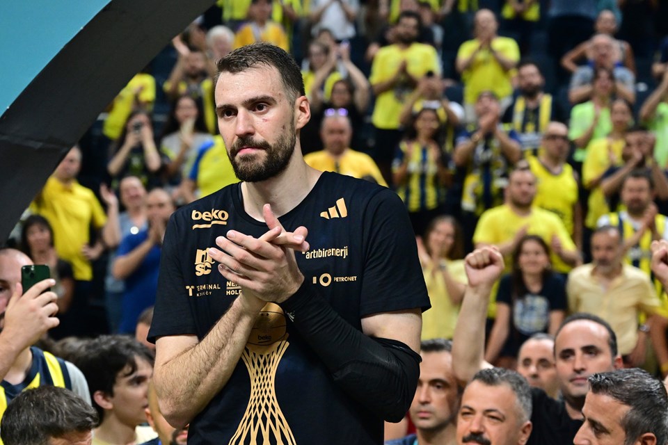 Fenerbahçe'ye gözyaşlarıyla veda etti, yeni takımı resmen açıklandı! - 1