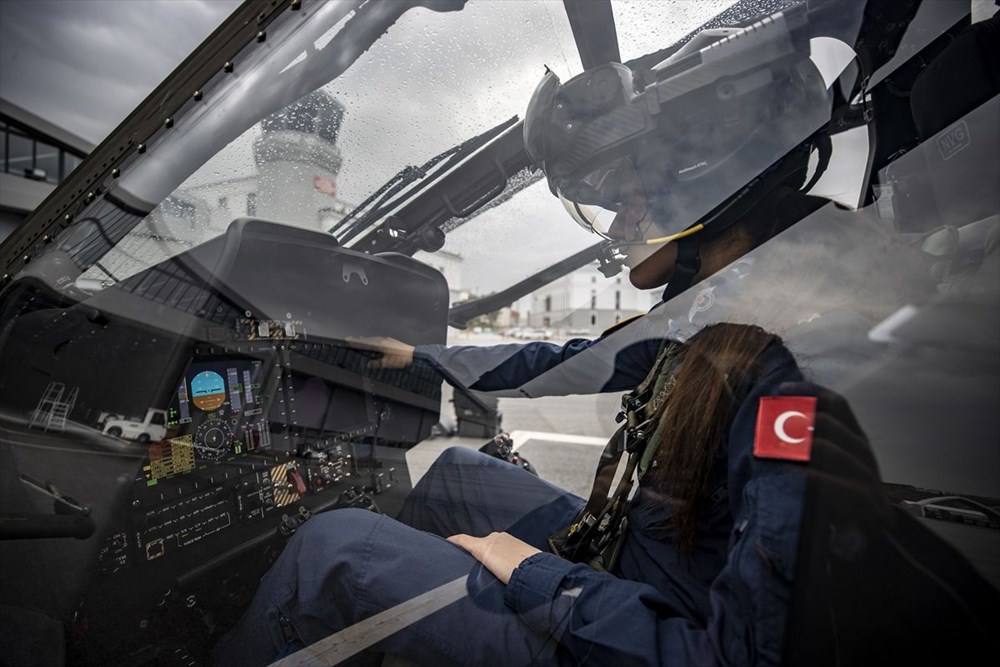 Türkiye'nin ilk kadın taarruz helikopter pilotu: Özge Karabulut - 16