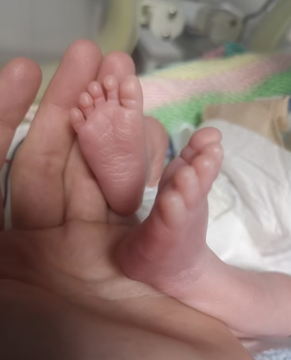 Annelik içgüdüsü kurtardı: Doktorların 'ölü' dediği bebeği canlı doğurdu - 4